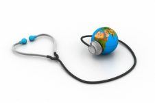 estetoscópio ouvindo um mapa mundi