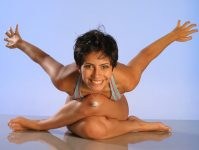 mulher fazendo SwáSthya Yôga